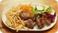 /album/fotogaleria-platos-combinados/chuletas-de-cordero-con-patatas-fritas-y-ensalada-jpg/